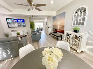 Orchard Villa Disneyland 5 Bedroom Pool Home Spa - 3