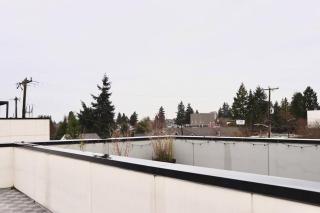 Entire Stunning Townhouse 3br/2.5ba w Parking - 2