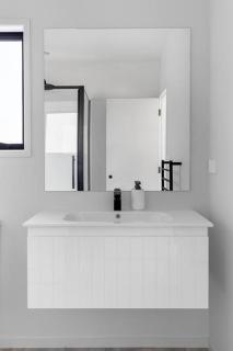 Kinloch Bach with heaps of room! - 6