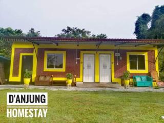 D Anjung Homestay Aisy - Kampong Alor Gajah - 0