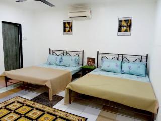 D Anjung Homestay Aisy - Kampong Alor Gajah - 1