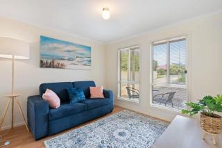 Encounters by the Sea 20 Whalers Rd Encounter Bay - BYO Linen - Encounter Bay - 2