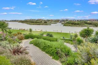 Hindmarsh Island Marina Lifestyle - BYO Linen - Hindmarsh Island - 3