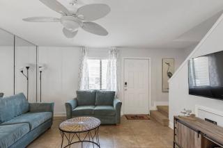 The Original Robin's Nest/ 5 Min Walk To The Beach - 6