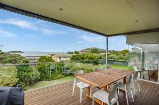 Encounter Bay Family Escape, Sea Views, Games Room & Walk to The Bluff - 7