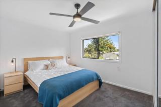 1 Bowley Street Goolwa Beach - BYO Linen - 1