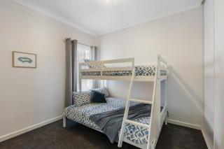13A Elliot Avenue, Hayborough Sea Views, Walk to Beach, Wi-Fi & Bikeway - 4