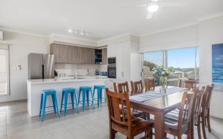 Bryant Blue 10 Bryant Crescent, Goolwa Beach Light-Filled Family Beach House Walk to Goolwa Beach Sleeps 10 Pets Negotiable - 3