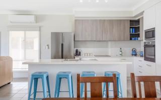 Bryant Blue 10 Bryant Crescent, Goolwa Beach Light-Filled Family Beach House Walk to Goolwa Beach Sleeps 10 Pets Negotiable - 2