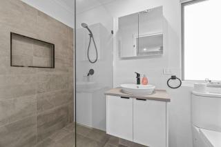 Grantley Haven Victor Harbor Spacious 5-Bedroom Holiday Home with Games Room - 5