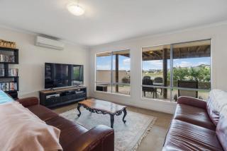 15 Cygnet Ct Encounter Bay - No Linen Included - Encounter Bay - 1