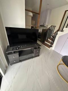 Fully Furnished 2 BR w/ Netflix - Abucay - 5