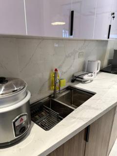 Fully Furnished 2 BR w/ Netflix - Abucay - 3