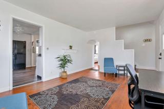 Housepitality - West Side Lodge - 6 BR 2 BA - Columbus - 5