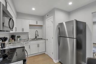 The Schumacher Townhouse - 2 BR - 1