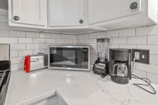 German Village Hidden Gem - 3 BR, Parking l Value - 1