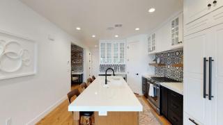 Townhome w Private Hot Tub Air Hockey and more - Washington - 5