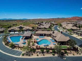 Rejuvenating Retreat Private Hot Tub and Amenities - Washington - 9