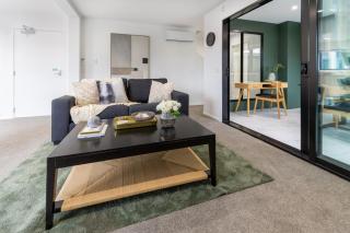 Chic 3-BR CBD Gem in Christchurch: Prime Location - Christchurch - 3