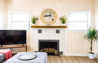 Mid-Century 1bd House - Beach Gear - 5min Walk to Beach - Clearwater Beach - 0