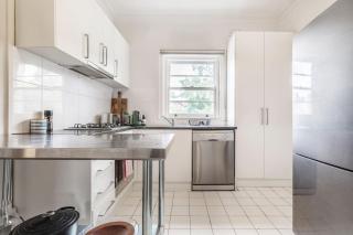 Central Flair - Cultural Vibrancy & Historical Charm - 8