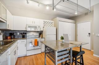 CozySuites Mill District with pool, gym #01 - 3