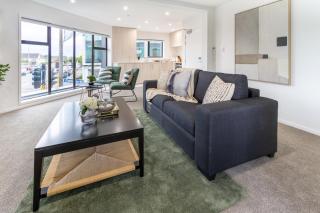 Chic 3-BR CBD Gem in Christchurch: Prime Location - Christchurch - 8