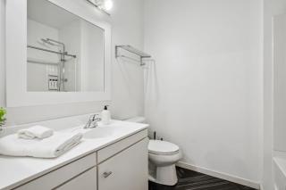 CozySuites Mill District with pool, gym #06 - 2