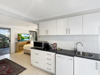 Spacious Beach Studio With Alfresco Dining - Surf Beach - 5