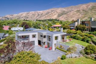 Sargood Splendour - Wanaka Holiday Home - Wanaka - 0