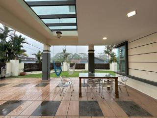 Comfort Gather Near CIQ 5B3B - 3