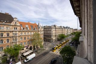 Stylish & Spacious Central Suite by Prestige Homes - Budapest - 4