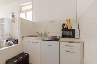 ++++ CENTRAL STUDIO RENOVE 200 m plage et 300 m de la rue piétonne ++++ - 4