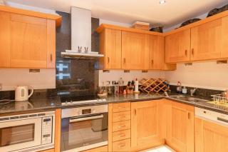 Charming Two Bedroom apartment with Balcony - 4