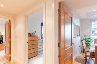 Charming Two Bedroom apartment with Balcony - 3