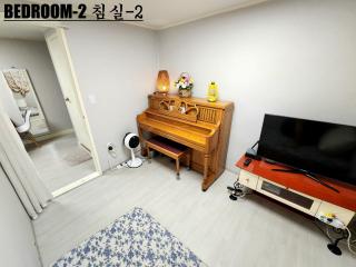 Near by Hongdae Fully furnished, quiet, spacious house - Seoul - 3