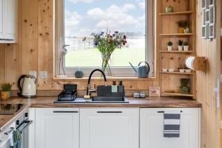 Domek wczasowy z dostępem do Mini zoo Donkeyszot - 4