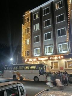 Grand Hridey 1 minute from Railway Station - 2