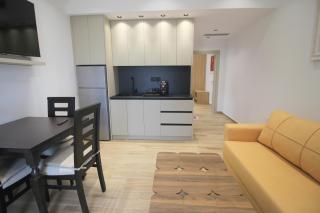 Alis Apartments - Sarandë - 1