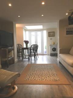 A self contained apartment on the Bath Road - Cheltenham - 1