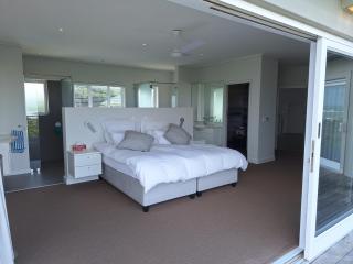 Seaside Beach House with Pool & Invertor - Port Alfred - 3