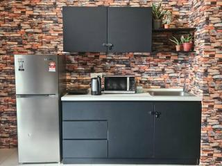 RilekLU - Designer Loft l PS4 l Pool l Netflix l Garden - Kuala Selangor - 5