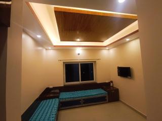 Rose Garden Enclave for Families & Executives - 4