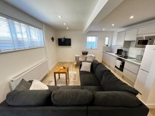 Coach House Annexe - Sandown - 1