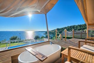 Golden Haven Luxe Glamp Resort - Murter - 5