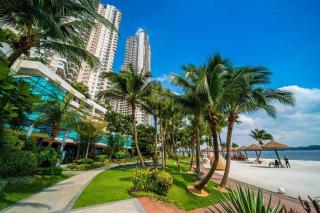 泳池景休闲家庭套房3房3厕6-10人适合家庭入住金海湾@Danga Bay - Johor Bahru - 1