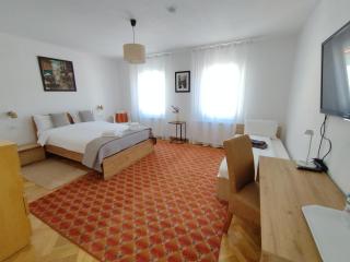 FRIENDS House - Central Station - Self Check-in - Braşov - 8
