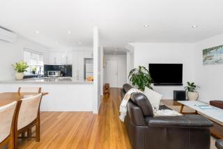 Ocean Breeze - Byron Bay - 2