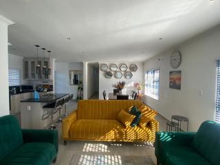 32 On Gill Road Self Catering - Cape Town - 0