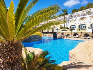 Casa Sunrise - Costa Blanca House with Rooftop, Swimming Pools and Panoramic Sea and Calpe views - Calpe - 8